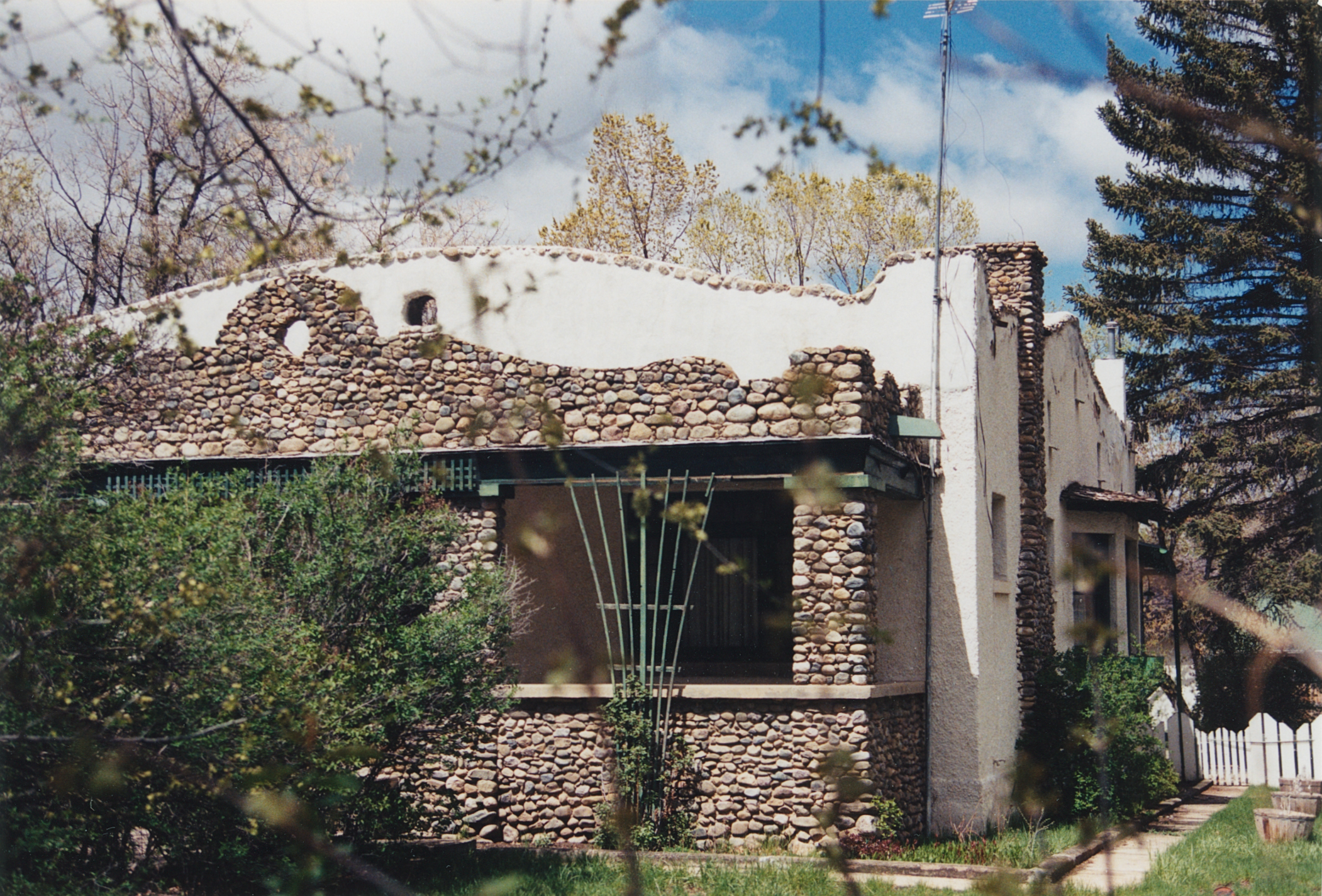 Fau-3 Residence & Wall 2